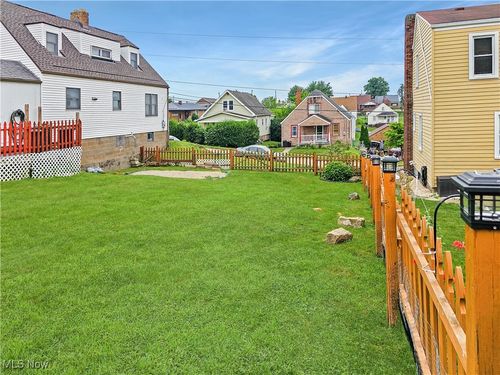 102 S 22nd St, Weirton, WV, 26062-3556 | Card Image