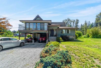 25714 Dewdney Trunk Rd, House other with 3 bedrooms, 2 bathrooms and 8 parking in Maple Ridge BC | Image 3