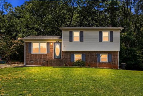 1547 Siloam Rd, Mount Airy, NC, 27030-7877 | Card Image