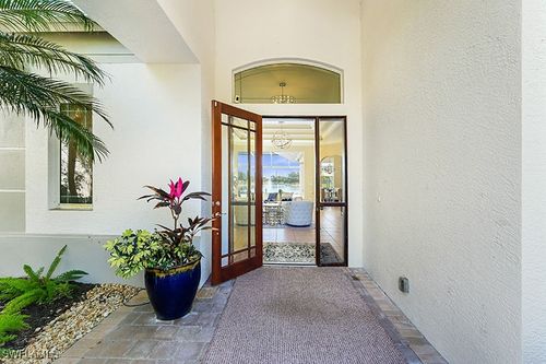 11234 Five Oaks Ln, NAPLES, FL, 34120-4329 | Card Image