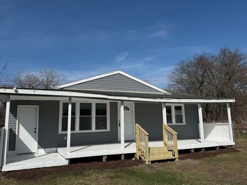 3656 Iowa St, Lake Station, IN, 46405-2837 | Card Image