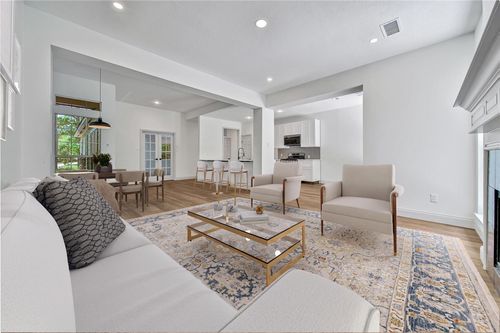 2 Wintergreen Trl, The Woodlands, TX, 77382-4801 | Card Image
