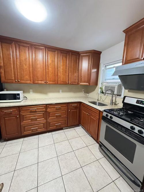 58 210th St, Oakland Gardens, NY, 11364-1843 | Card Image