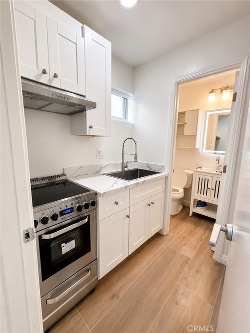 1-9 Angell St, Irvine, CA, 92612-2129 | Card Image