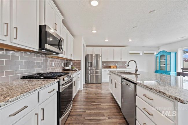 3074 N Greengate Way, House other with 5 bedrooms, 4 bathrooms and 2 parking in Star ID | Image 4