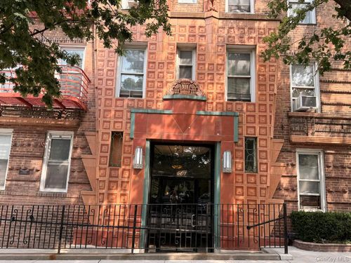 108-601 Pelham Parkway N, New York, NY, 10467 | Card Image