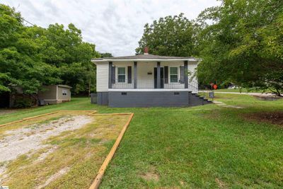 102 Poplar Street, House other with 3 bedrooms, 1 bathrooms and null parking in Clover SC | Image 1