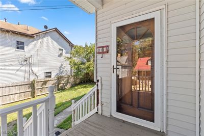 811 Market Street, House other with 3 bedrooms, 2 bathrooms and null parking in Toronto OH | Image 2