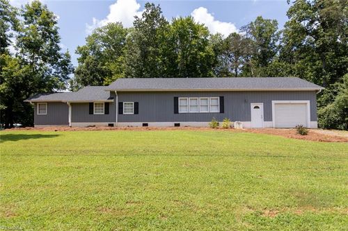 1026 Rierson Rd, Tobaccoville, NC, 27050-9130 | Card Image