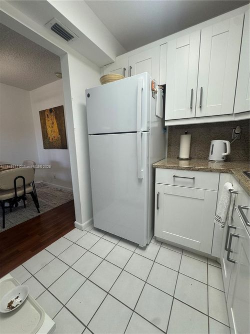 apt-206-9061 Sunrise Lakes Blvd, Sunrise, FL, 33322-6058 | Card Image