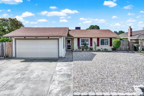 421 Sarah Way, Suisun City, CA, 94585-1841 | Card Image