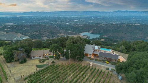 15060 Montebello Rd, Cupertino, CA, 95014-5402 | Card Image