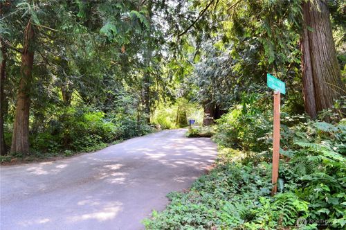 954 Kings View Ln, Sedro Woolley, WA, 98284-8063 | Card Image