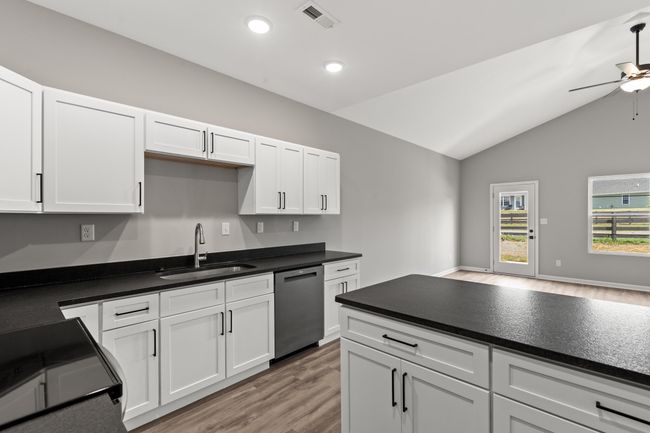 Kitchen | Image 16