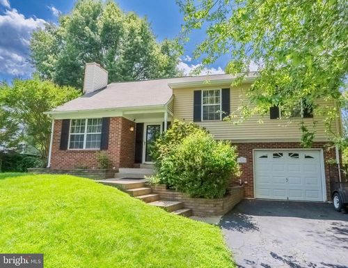 13332 Paramount Ln, WOODBRIDGE, VA, 22193-3945 | Card Image