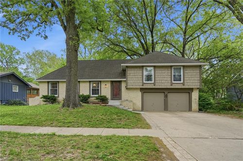 9731 Roe Ave, Overland Park, KS, 66207-3560 | Card Image