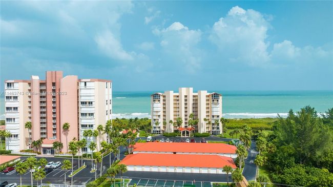 405 - 3870 N Highway A1a, Condo with 2 bedrooms, 2 bathrooms and null parking in Hutchinson Island FL | Image 39