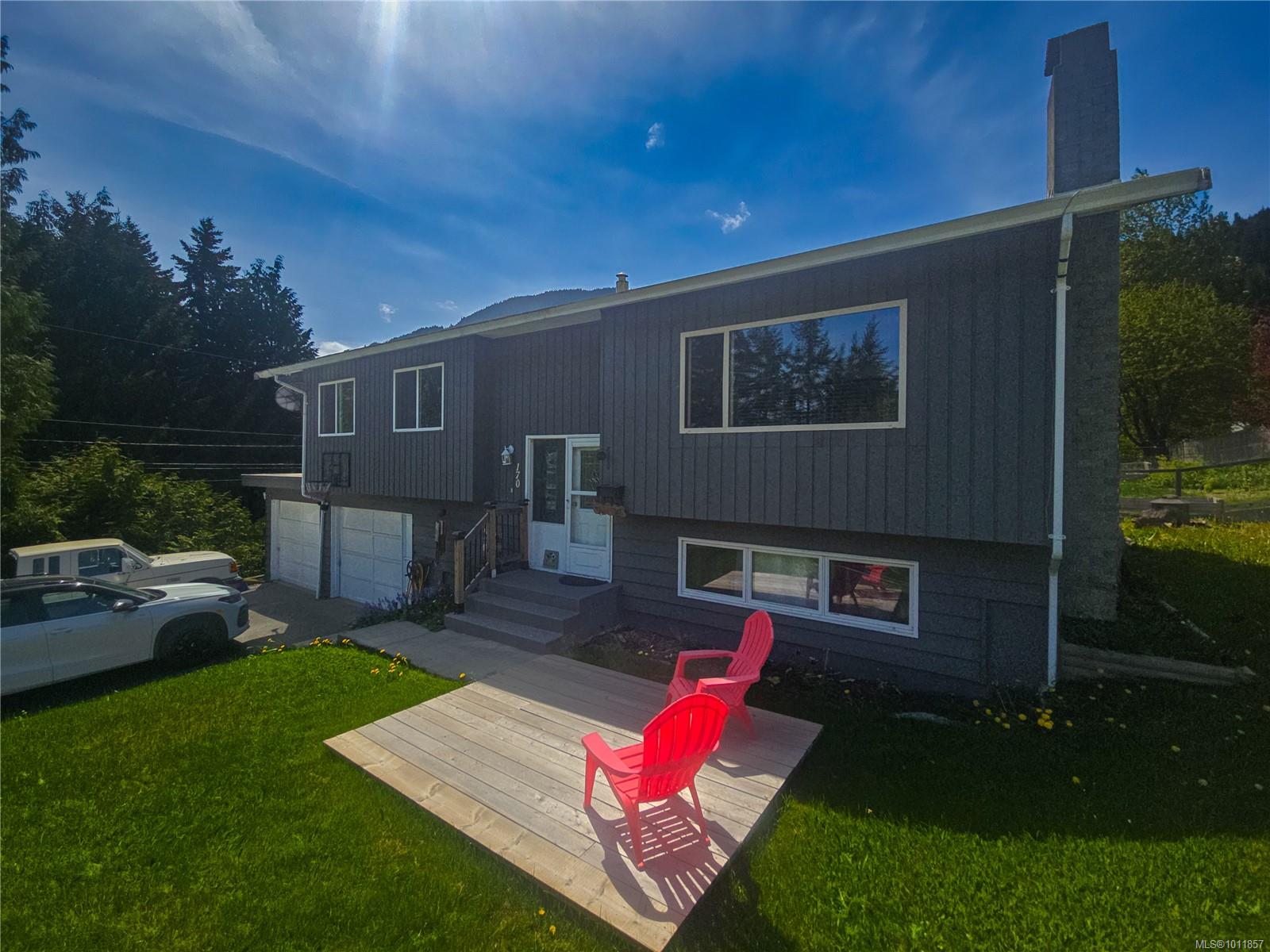 Residential in Sayward