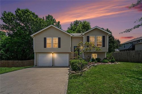 16415 E 4th Street Ct N, Independence, MO, 64056-1595 | Card Image