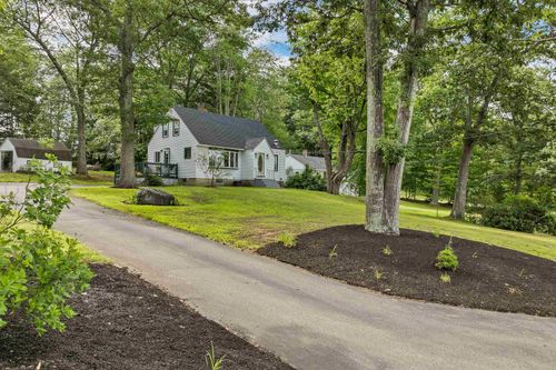 305 Green St, Somersworth, NH, 03878-1605 | Card Image