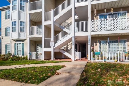 318 Wimbeldon Ct, North Brunswick, NJ, 08902-4227 | Card Image