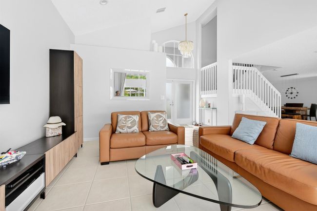 5086 Prairie Dunes Village Cir, House other with 3 bedrooms, 3 bathrooms and null parking in Lake Worth FL | Image 5
