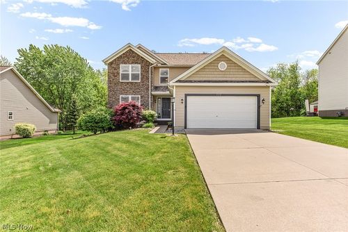 2212 Dorchester Dr, Kent, OH, 44240-5653 | Card Image