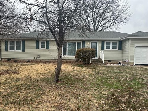 1335 N 9th St, Independence, KS, 67301-2207 | Card Image