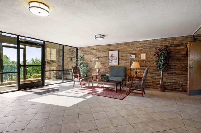 APT-306 - 2240 Midland Grove Rd, Condo with 2 bedrooms, 2 bathrooms and null parking in Roseville MN | Image 35