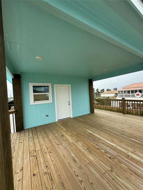 117 Ocean Tide Drive, Crystal Beach, TX, 77650 | Card Image