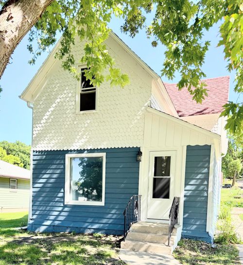 213 Garfield St S, Lake Benton, MN, 56149-1600 | Card Image
