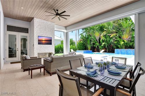 725 Harbour Dr, NAPLES, FL, 34103-4426 | Card Image