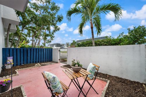 2-4024 Sw 67th Ter, Davie, FL, 33314-3216 | Card Image