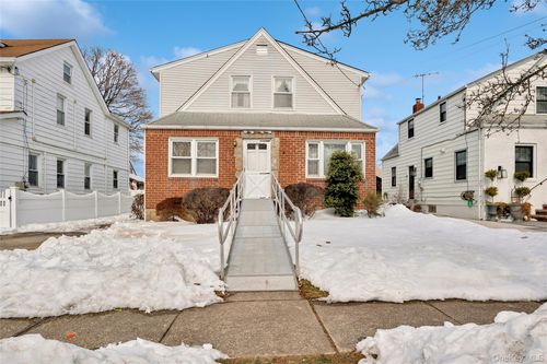 529 7th Ave, New Hyde Park, NY, 11040-5424 | Card Image