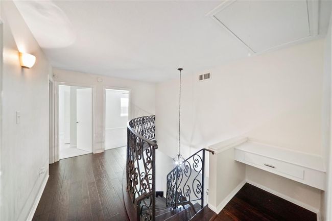 Upstairs hallway with computer area | Image 26