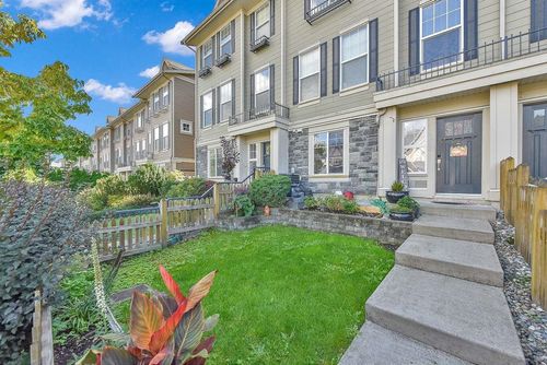 21136 80a Ave, Langley, BC, V2Y0J5 | Card Image