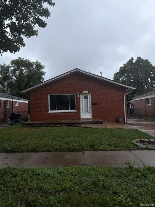 25699 Pennie St, Dearborn Heights, MI, 48125-1538 | Card Image