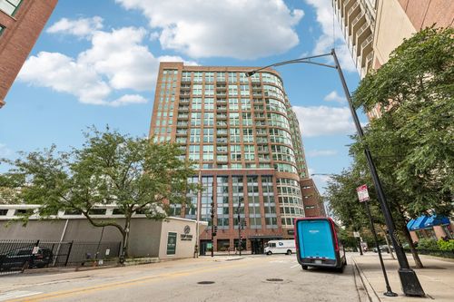 101-600 N Kingsbury St, Chicago, IL, 60654-8119 | Card Image