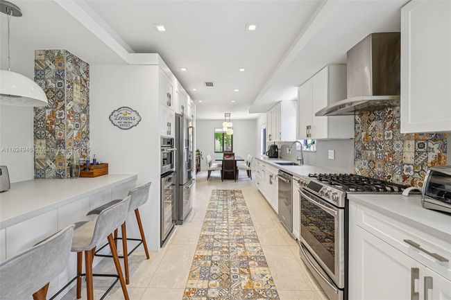 441 Sw 27 Th Rd, House other with 4 bedrooms, 4 bathrooms and null parking in Miami FL | Image 11