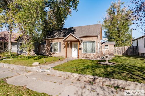 217 2nd St, Idaho Falls, ID, 83401-3902 | Card Image