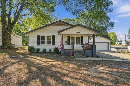 1106 W Sevier St, Benton, AR, 72015-4045 | Card Image