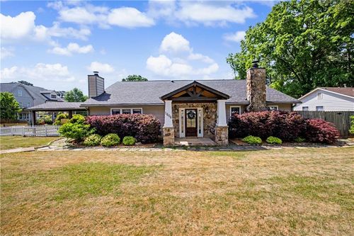 1606 Walker St Se, Smyrna, GA, 30080-3673 | Card Image