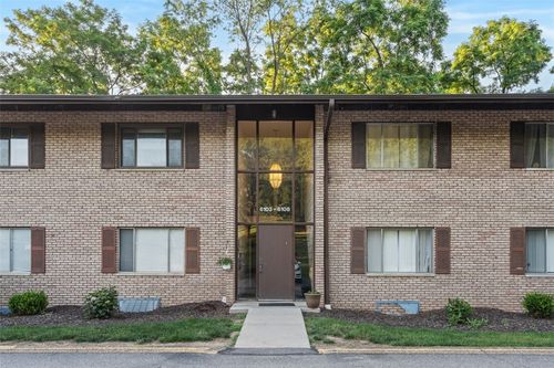 6108 Sanlin Dr, Coraopolis, PA, 15108-2882 | Card Image