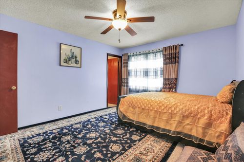 1303 Greenridge Dr, Urbana, IL, 61802-5611 | Card Image