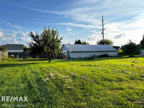 9433 W Caro Rd, Reese, MI, 48757-9235 | Card Image