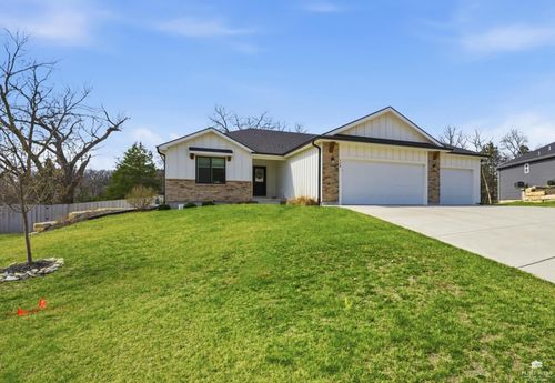 726 Fossilridge Cir, Manhattan, KS, 66503 | Card Image