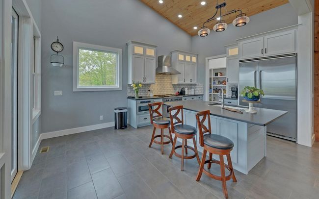 433 Hawkeye Trl, Home with 3 bedrooms, 3 bathrooms and null parking in Marble NC | Image 7