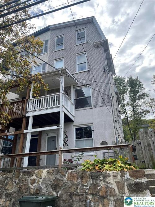 704 William St, BETHLEHEM, PA, 18015-2136 | Card Image