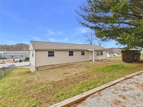 909 1st St, New Salem, PA, 15468 | Card Image