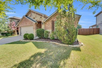 808 Silverthorne Drive, House other with 4 bedrooms, 2 bathrooms and null parking in Burleson TX | Image 2